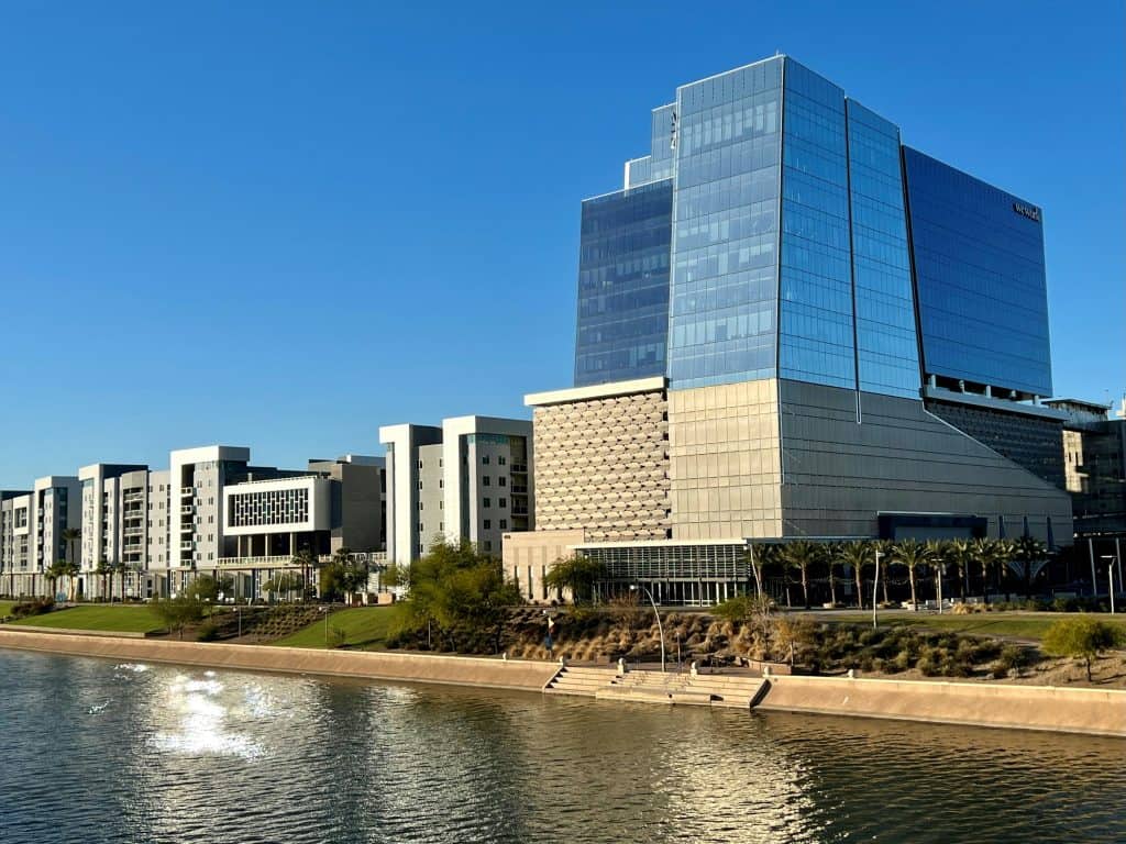 Tempe Town Lake / East Valley - jason-peterson Unsplash